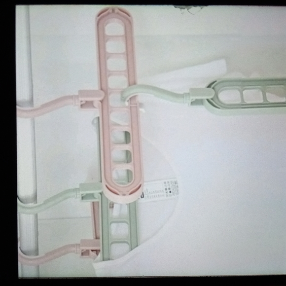 One Clothes hanger closet accessory - Picture 7 of 7